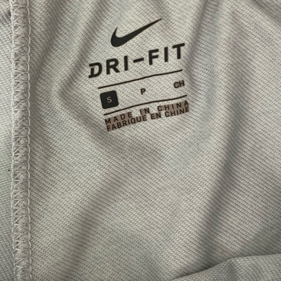 SOLD Nike light silver/ grey and purple shorts size small - Picture 7 of 9